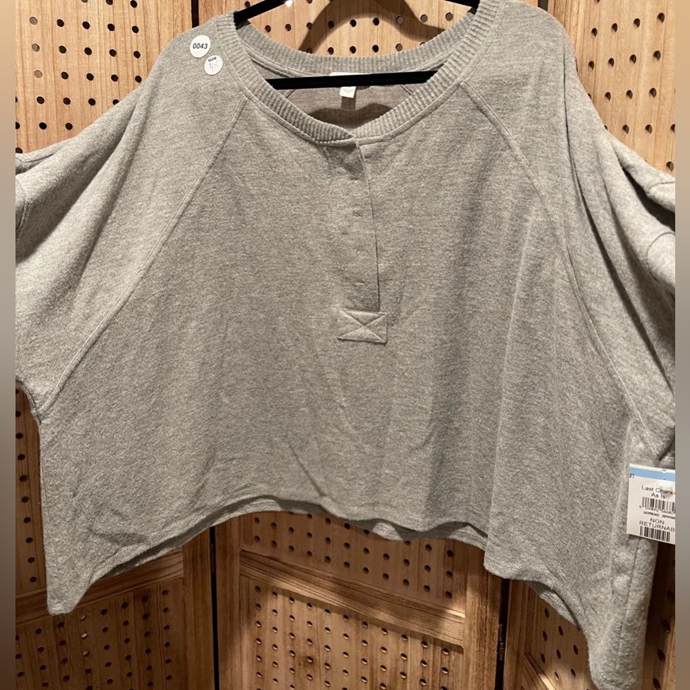 LS-62 BP NWT (4X) Grey Crop Sweater Super soft - Picture 3 of 4